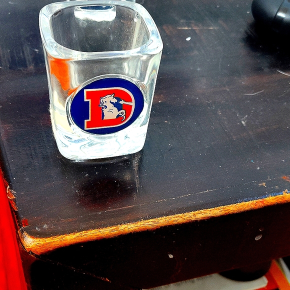 Collectable Denver Broncos shot glasses - Picture 4 of 4